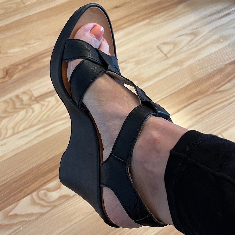 Barney's New York Black Leather Platform Sandals - Size 39